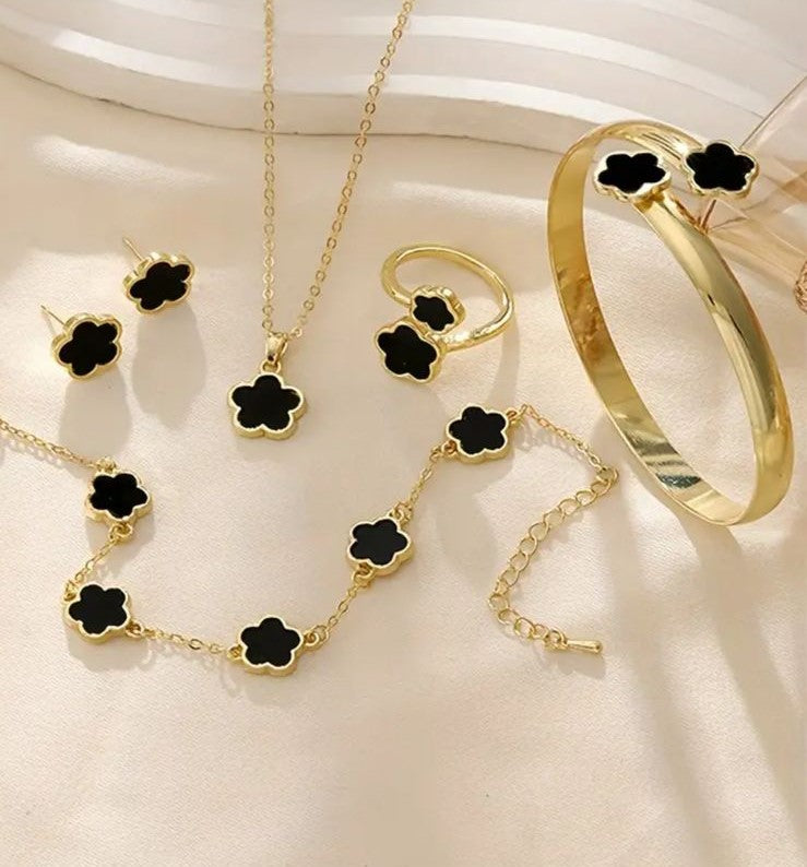 Black Clover Gold Jewelry Set